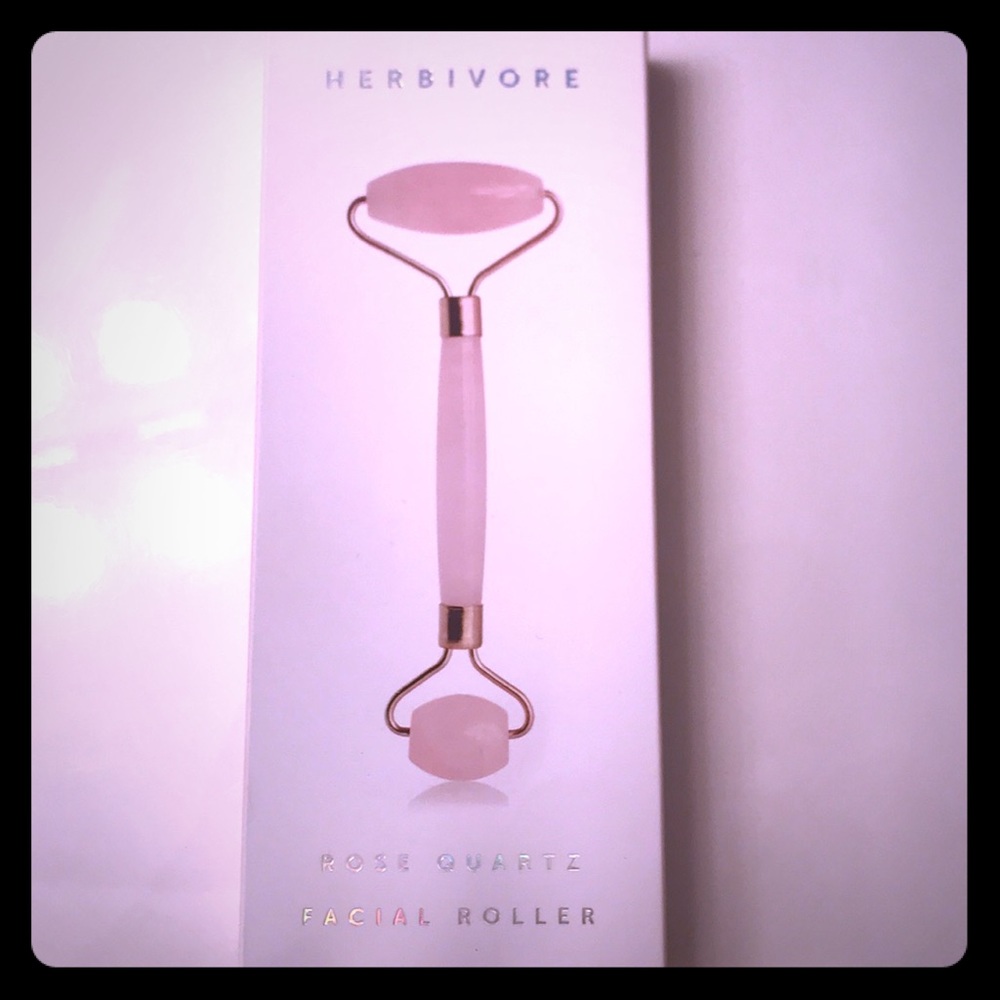 Herbivor rose quartz facial roller- still in box
